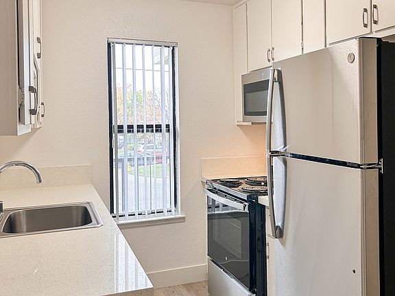 5th image of 5311 College Oak Dr APT 35