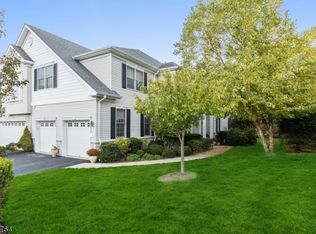 7 Cheryl Ln, Roseland, NJ 07068