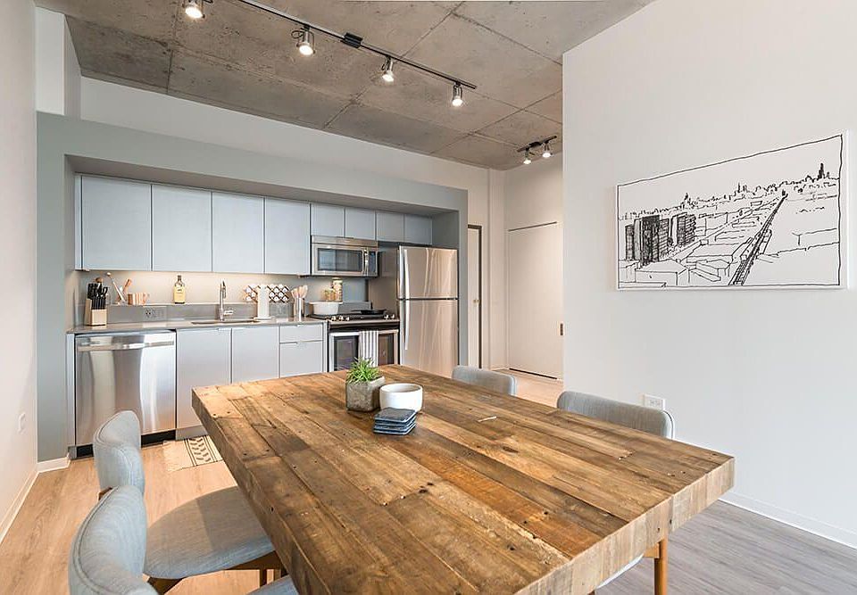 1st image of 2712 W Medill Ave #2201