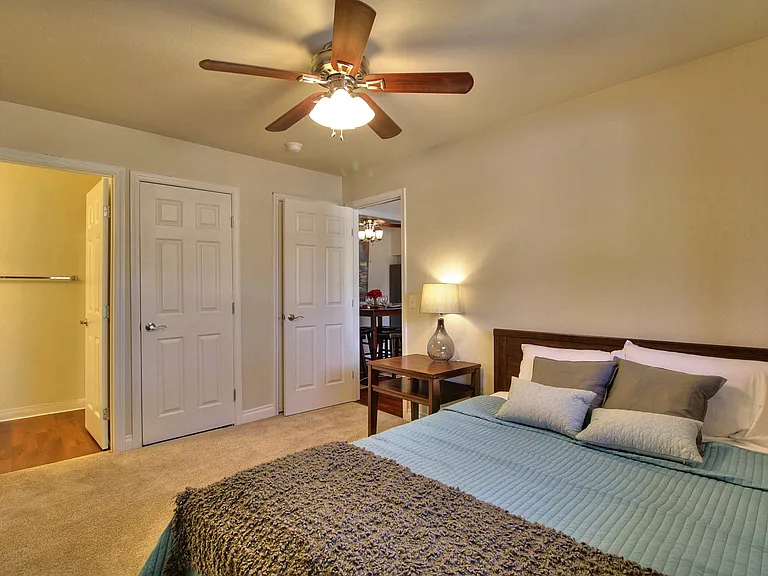 The Arbors at Mountain View Apartments — Photo 13