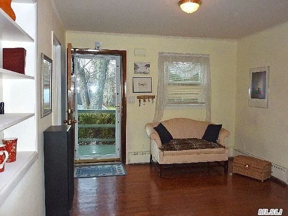 3rd image of 34 Norwich St