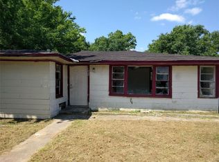 609 E C St, Eagle Lake, TX 77434