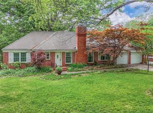 9652 Meadow Ln, Leawood, KS 66206