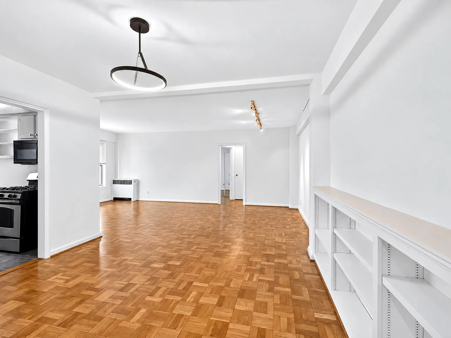 1 bed, 859 sqft, $2,500 — Photo 2