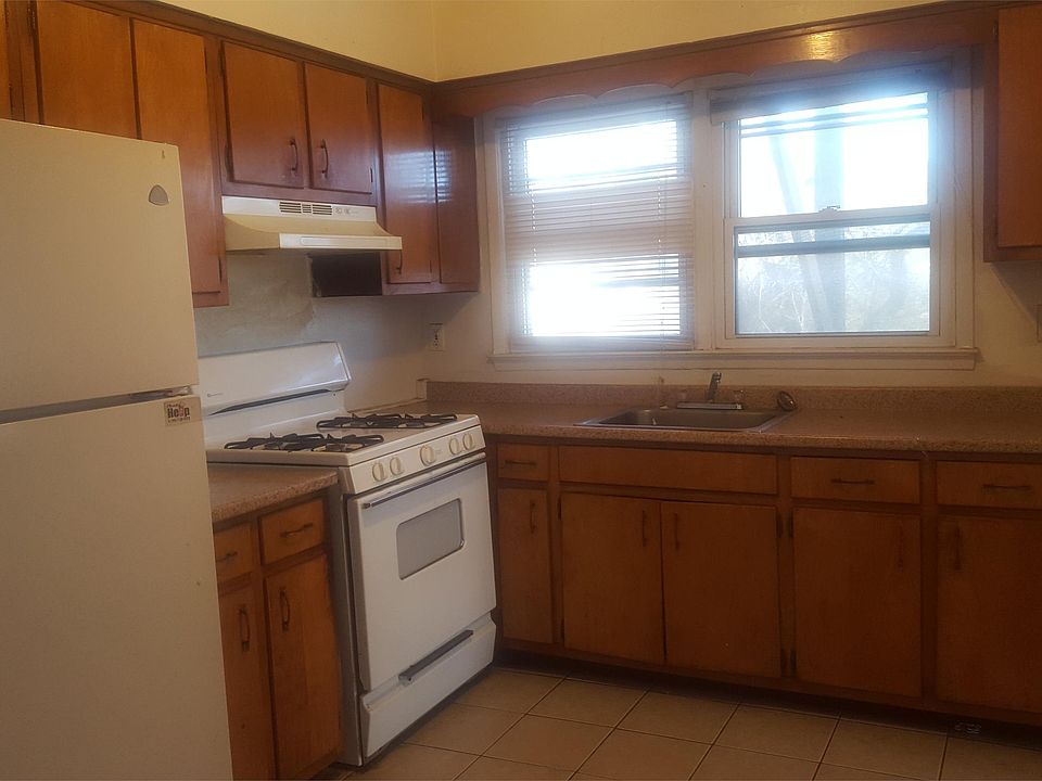 1st image of 453 Franklin Ave #1