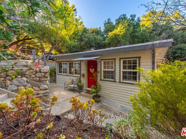 21849 Canon Dr, Topanga, CA 90290