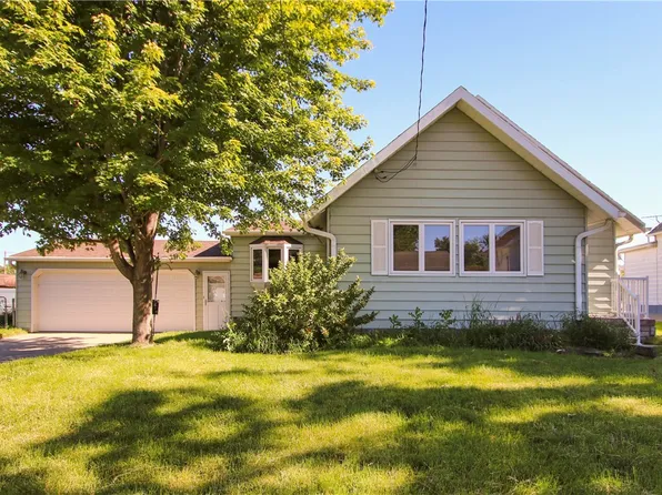1226 E Oak Park Ave, Des Moines, IA 50316
