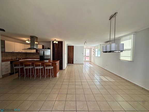 3rd image of 75 San Cristobal