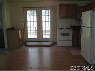 4th image of 6426 Mound St SE