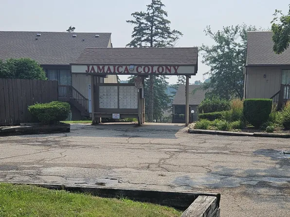 27 Jamaica Colony APT 7, Fox Lake, IL 60020