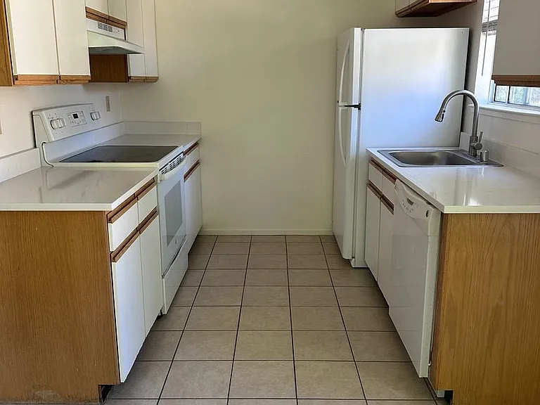 Great value, amazing location! 2 BR / 1 bath Napa $2,295 — Photo 12