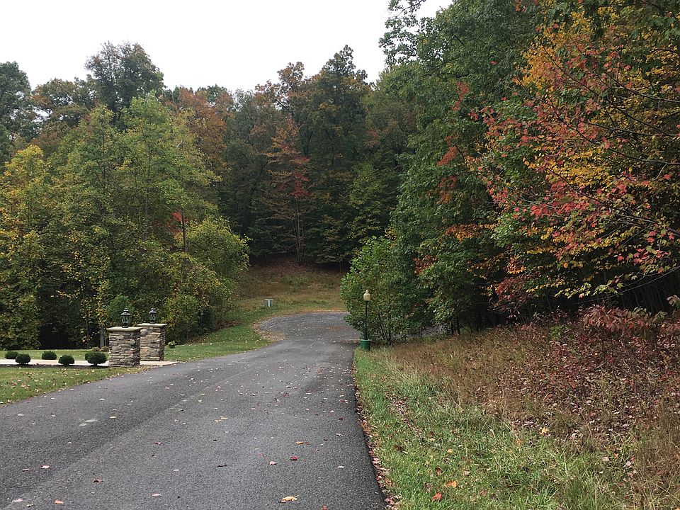 2nd image of Woodcliff Dr