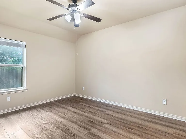 15606 Fox Ln — Photo 15