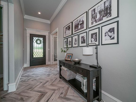 3rd image of 2809 Fairway Oaks Ln