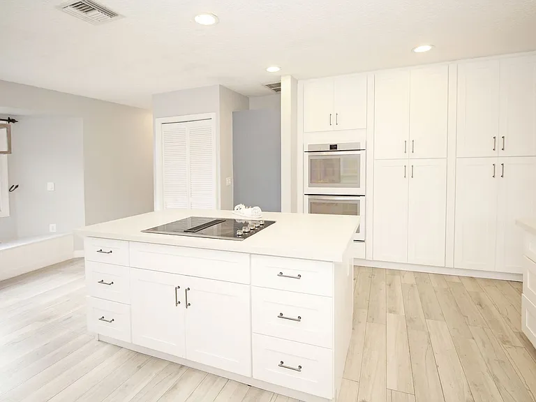 896 Rose Ct — Photo 25