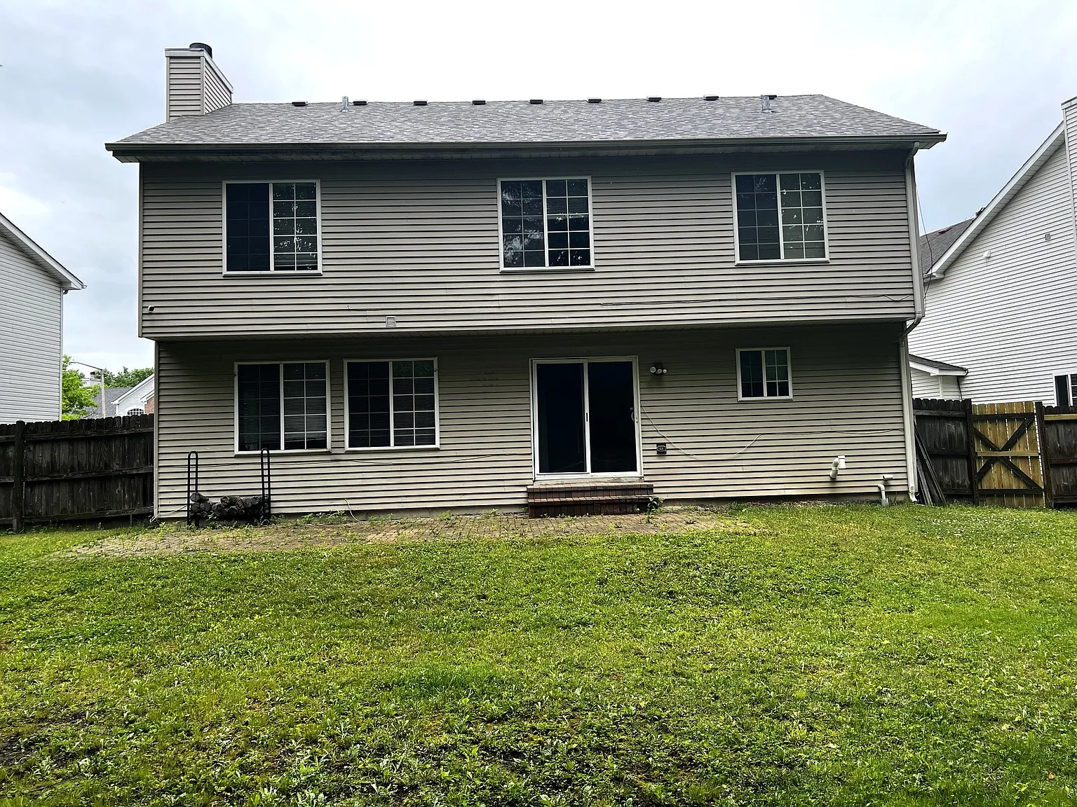 5 bed, 3.5 bath, 3550 sqft, $3,800 — Photo 2