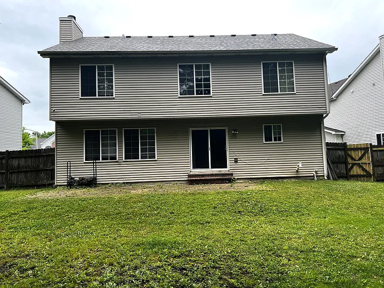 4447 W Lawn Ave — Photo 2