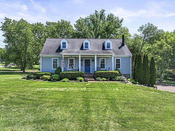 2nd image of 501 Meadow Creek Ln