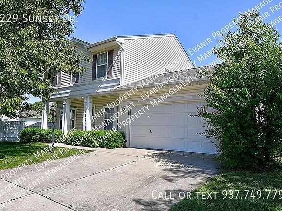 3rd image of 1229 Sunset Dr