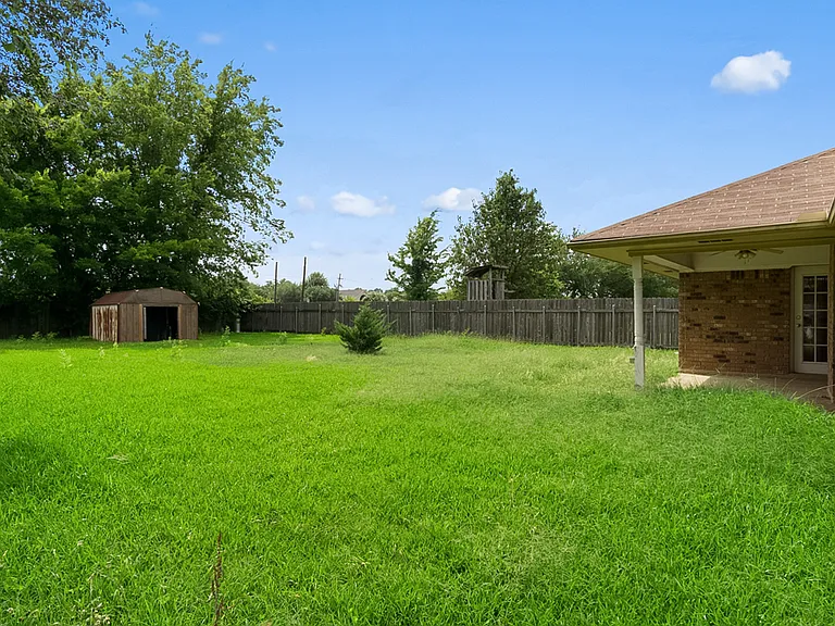 5602 Pampus Ln — Photo 6
