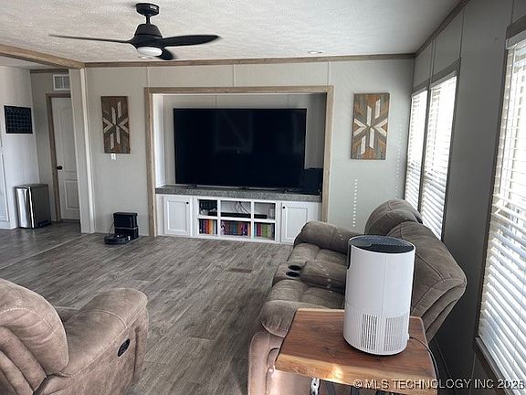 3rd image of 96 Maple Ln