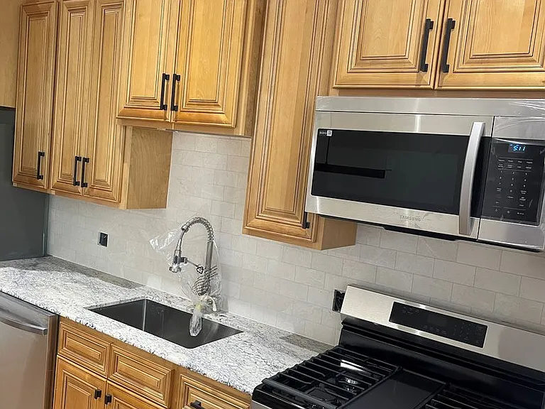 The Elmwood Village Apartments — Photo 28