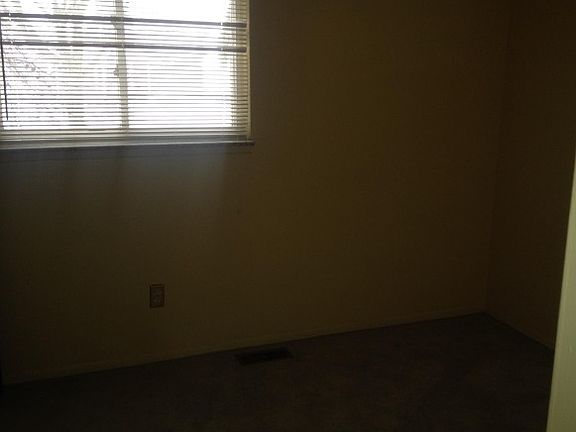 5th image of 40152 Regency Dr