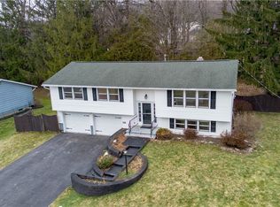 117 Emann Dr, Camillus, NY 13031