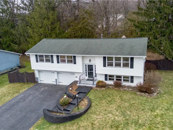 117 Emann Dr, Camillus, NY 13031