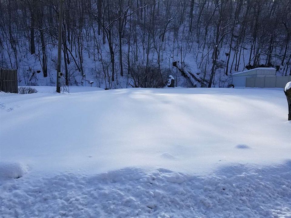 1st image of 160 S Main St