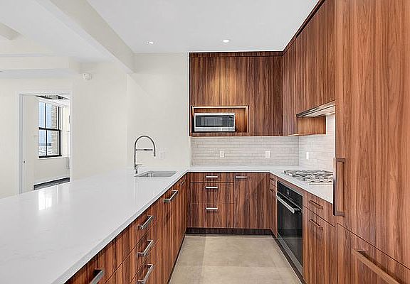 3rd image of 1 Hanson Pl APT 25B