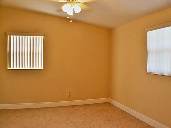 4th image of 2428 Coral Way