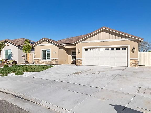 2nd image of 8018 Cuyama River St