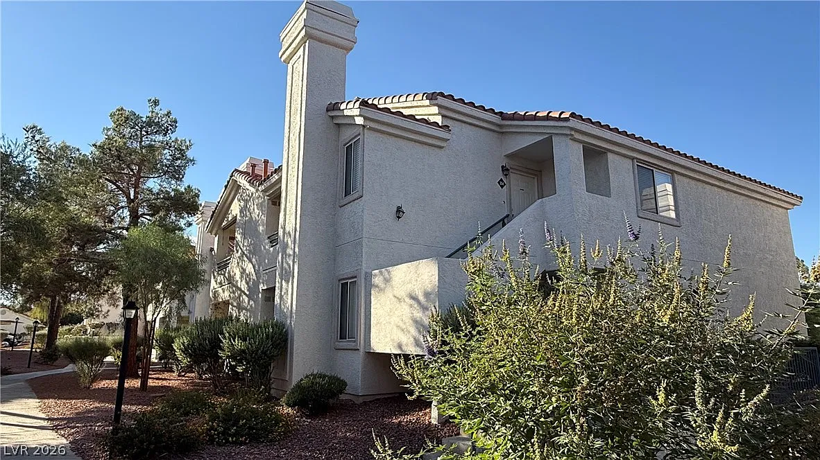 3 bed, 2.0 bath, 1266 sqft, $1,750 — Photo 2