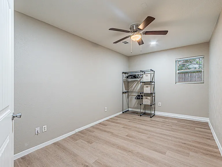 3728 Yosemite Dr — Photo 19