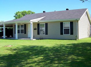 402 Saint John Dr, O'Fallon, MO 63366