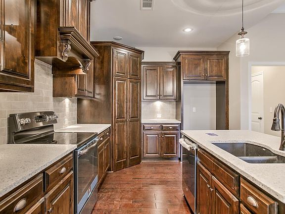 4th image of 5229 NE 91st Ter