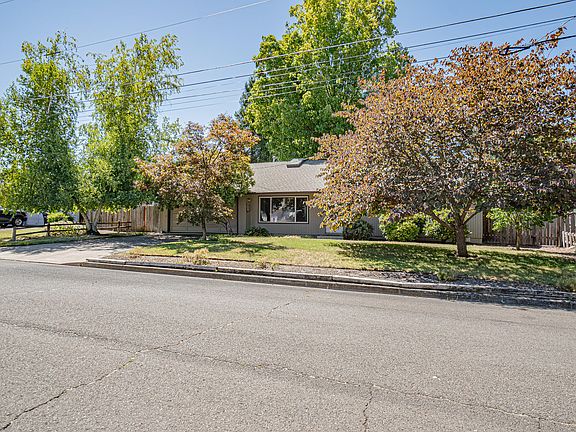 3rd image of 2840 Alameda St