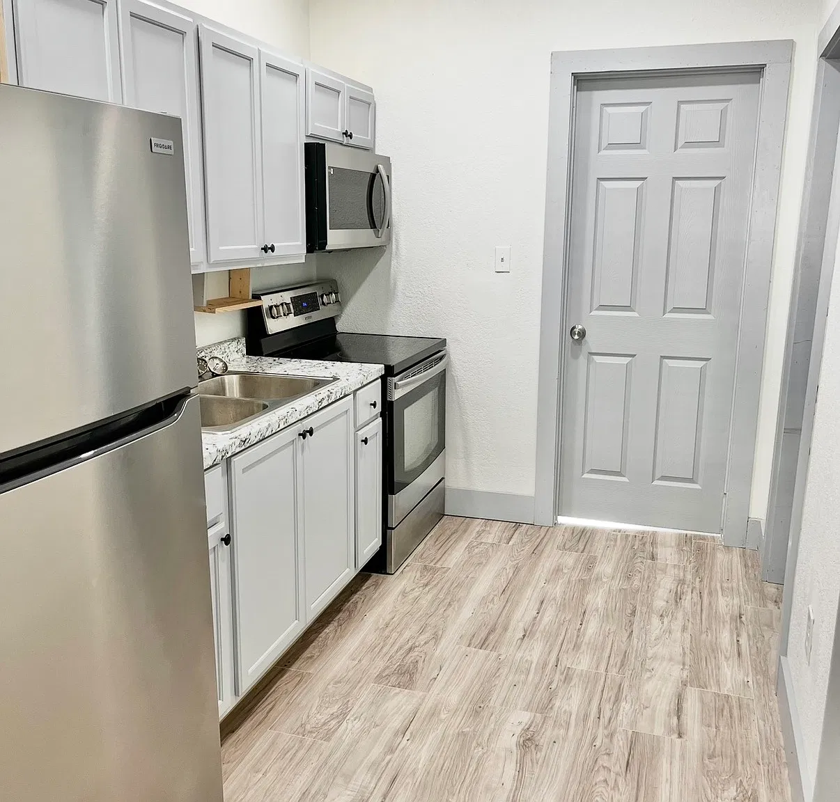 1914 W Wildwood Dr — Photo 4