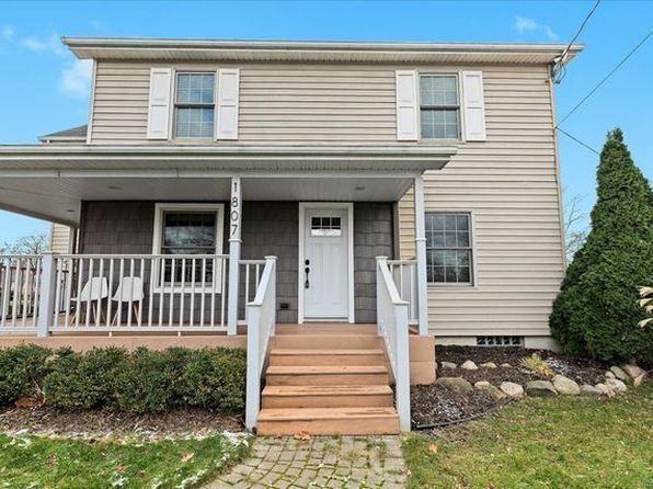 1807 Samoset Rd, Royal Oak, MI 48073