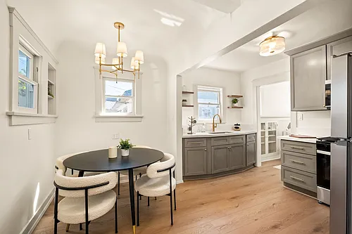 44194423 Mississippi St fully renovated with designer finishes throughout! Photo 1