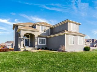 941 SW Raintree Dr, Lees Summit, MO 64082