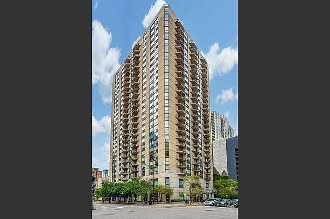 1st image of 70 W Huron St APT 609