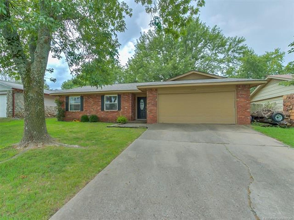 1st image of 1620 S Pecan Ave