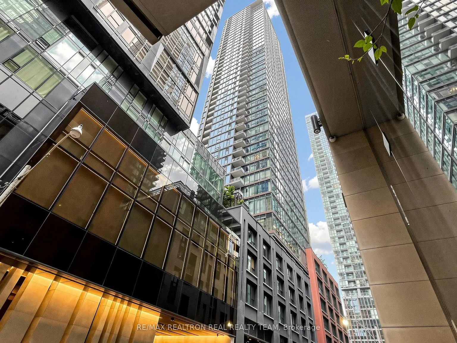 1 bed, $2,300 — Photo 3