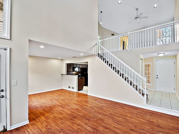 3rd image of 9039 Jacqueline Dr