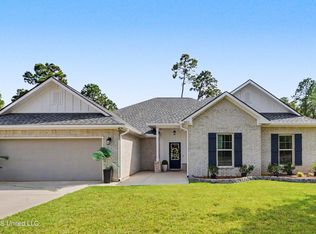 6855 Rolling Green Dr, Pass Christian, MS 39571