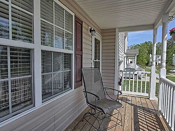2nd image of 113 Lillie St