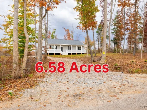 957 Hatters Creek Dr, Green Bay, VA 23942