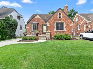 411 Cloverly Rd, Grosse Pointe Farms, MI 48236